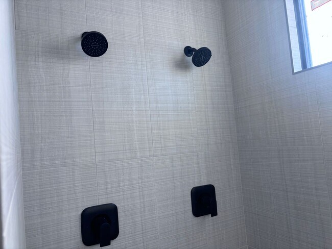 Building Photo - Brand New 6 Bed 4 Bath Rental Near Sand Hollow!