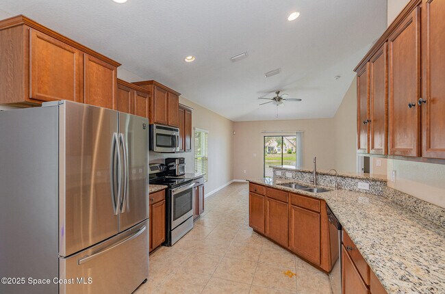 Building Photo - 1050 Cayman Dr