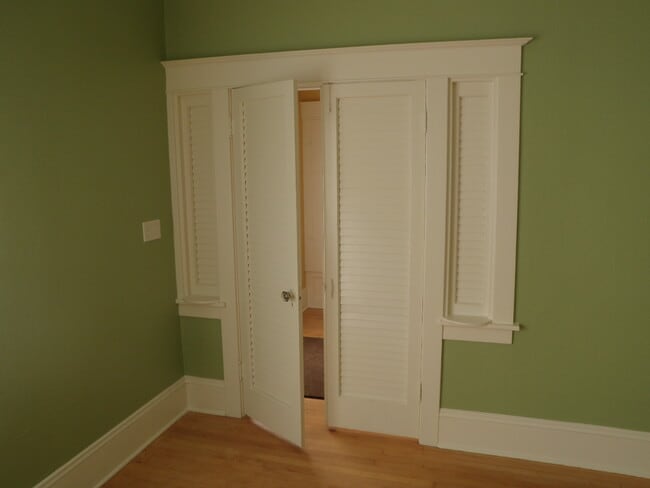 Building Photo - 5046 NE Mallory Ave