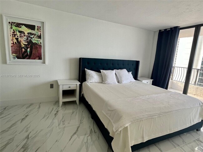 Building Photo - 555 NE 15th St