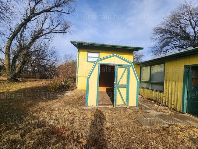 Building Photo - $1,599- 4 bedroom/ 2 bathroom Single Family Home