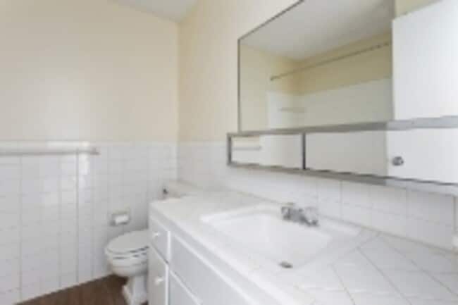 Building Photo - 439 W 87 Pl