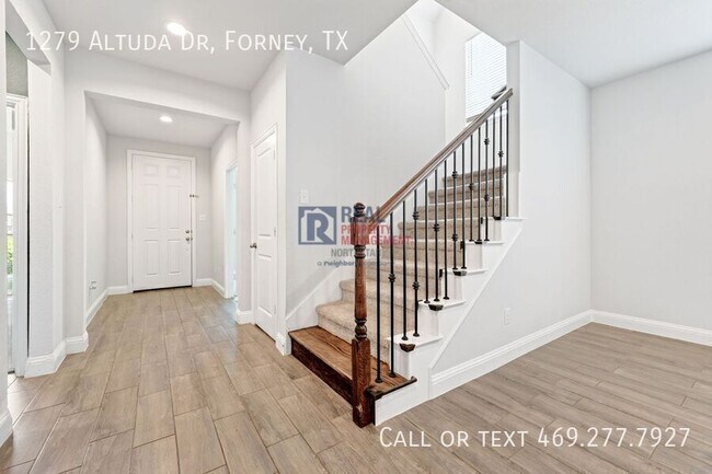 Building Photo - 1279 Altuda Dr
