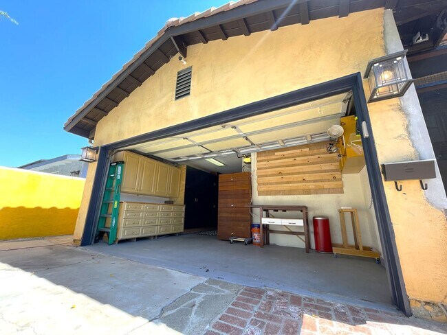 Building Photo - Custom 3-Bed, 2.5 -Bath Retreat with Luxury Features in Reseda