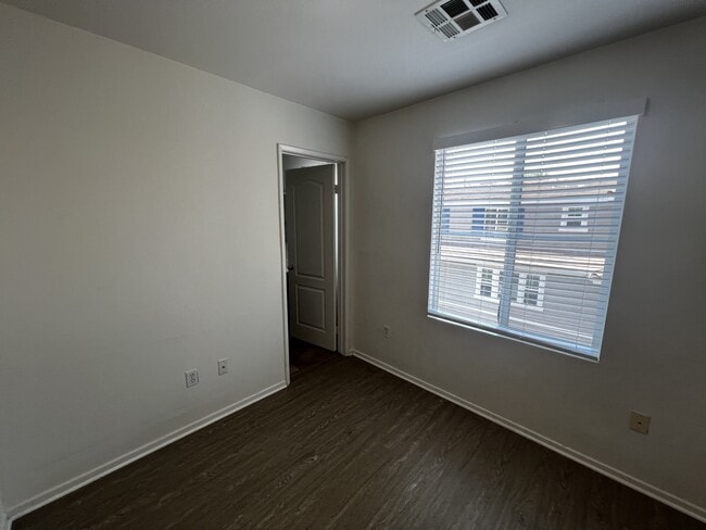 Building Photo - 1563 Hackberry Pl