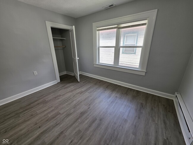 Building Photo - 557 N Dearborn St