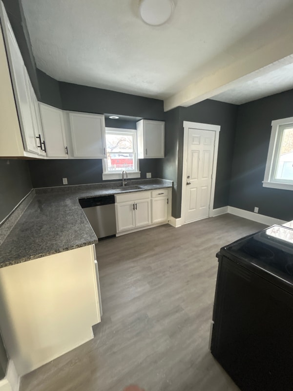 Building Photo - 243 13th St