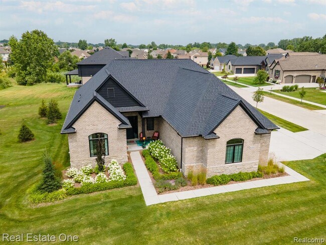 Building Photo - 850 Marlayna Dr