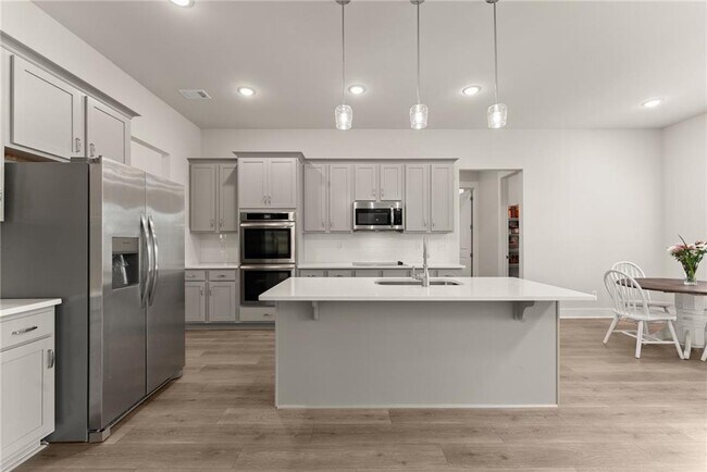 Building Photo - 5841 Woodland Park Ct