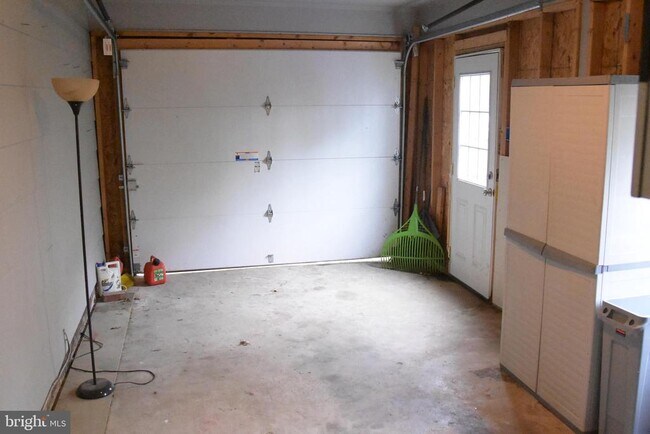 Building Photo - 936 Longfellow Ct