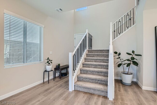 Building Photo - 11604 Desert Hollow Avenue