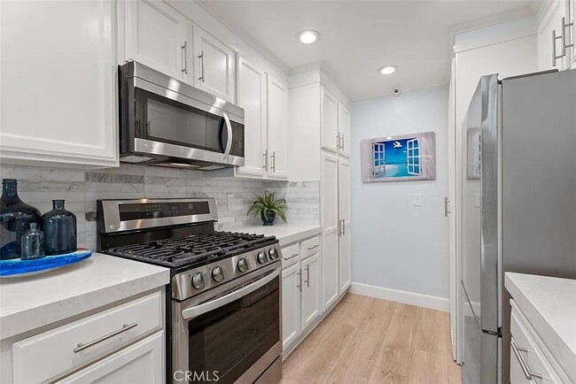 Building Photo - 260 Cagney Ln