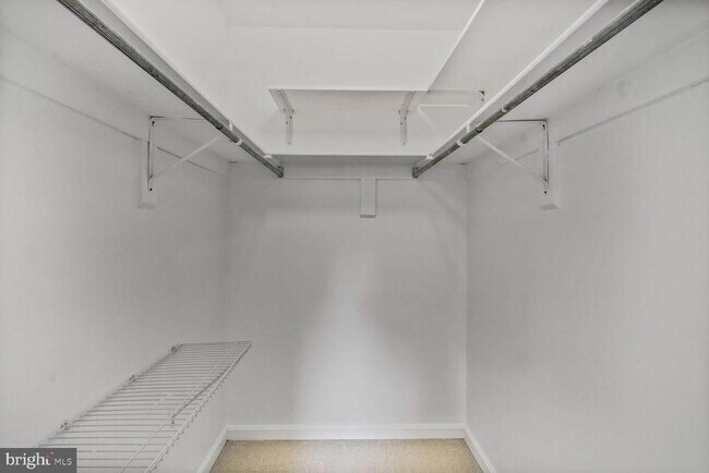 Building Photo - 711 N Wakefield St