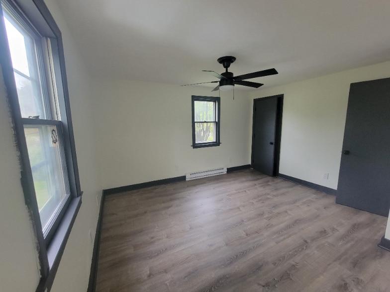 Building Photo - 9 Jean St