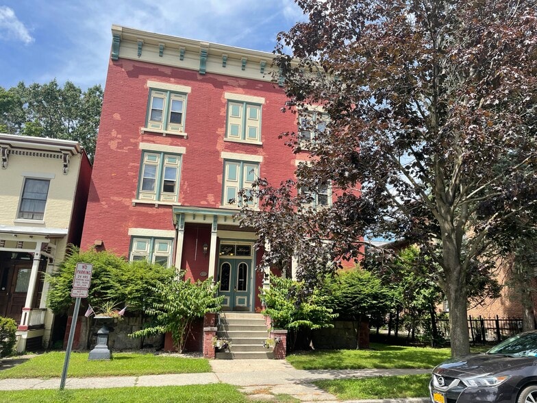 Building Photo - 33 Franklin St