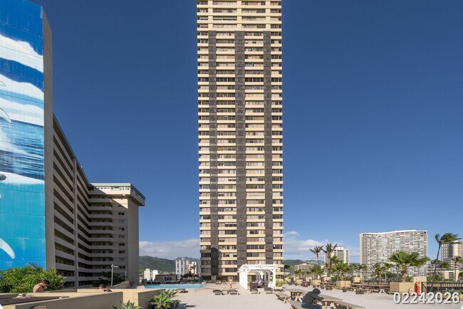 Building Photo - Studio in Hawaiian Monarch