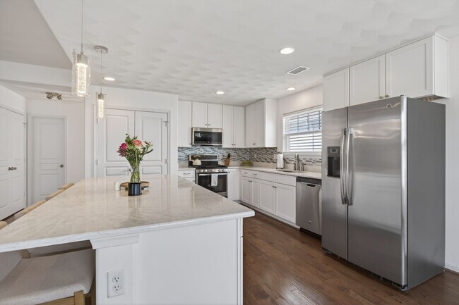 Building Photo - 207 Hearthstone Rch