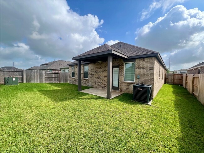 Building Photo - 3036 Sorrento Hl Dr