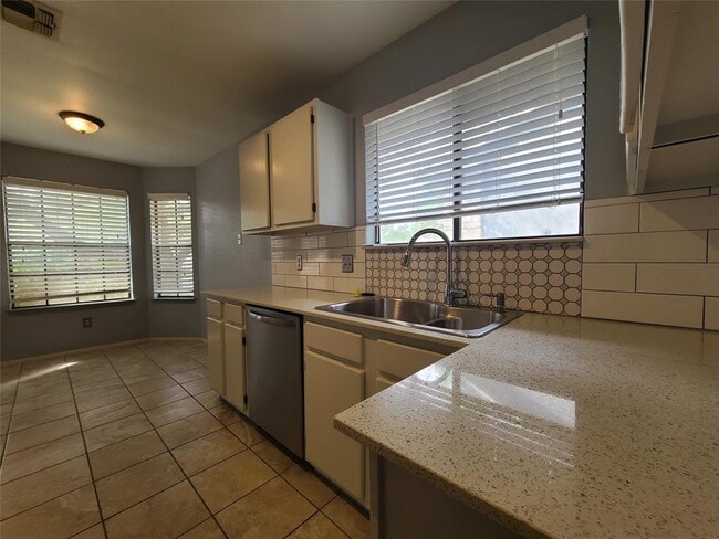 Building Photo - 2812 Goldbridge Dr