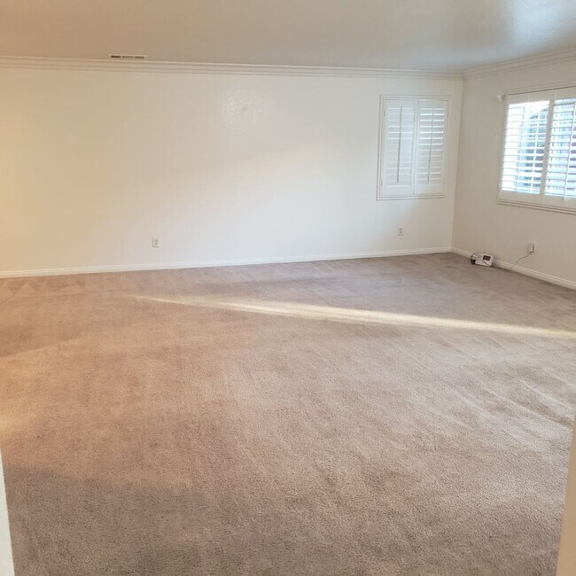 Building Photo - BEAUTIFUL ROSETTA CANYON 45014 Anabel Lane Lake Elsinore