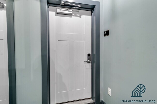 Building Photo - Furnished 2-Bedroom, 2-Bath Apartment near the Medical Campus