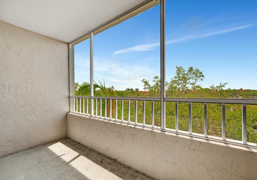 Building Photo - 2333 Feather Sound Dr