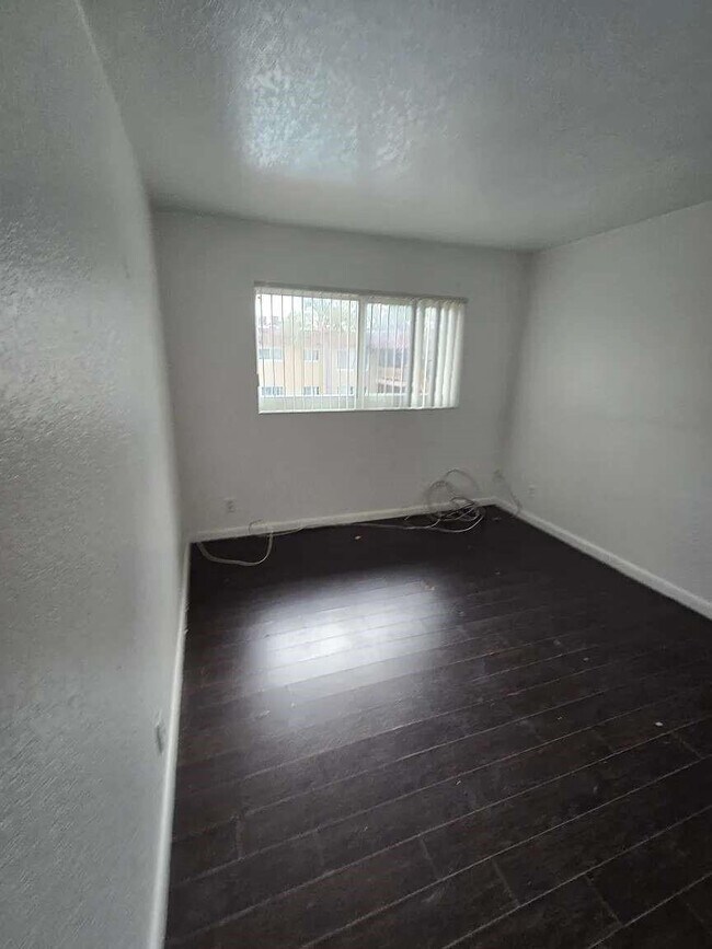 Building Photo - 2719 NW 39th Terrace