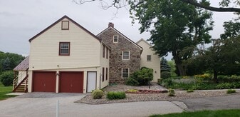 Building Photo - 2945 Stillmeadow Ln