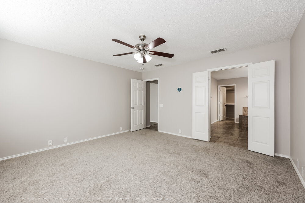 Building Photo - 8533 Tallahassee Ln