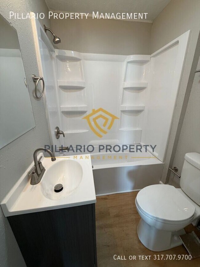 Building Photo - 711 W 22nd St