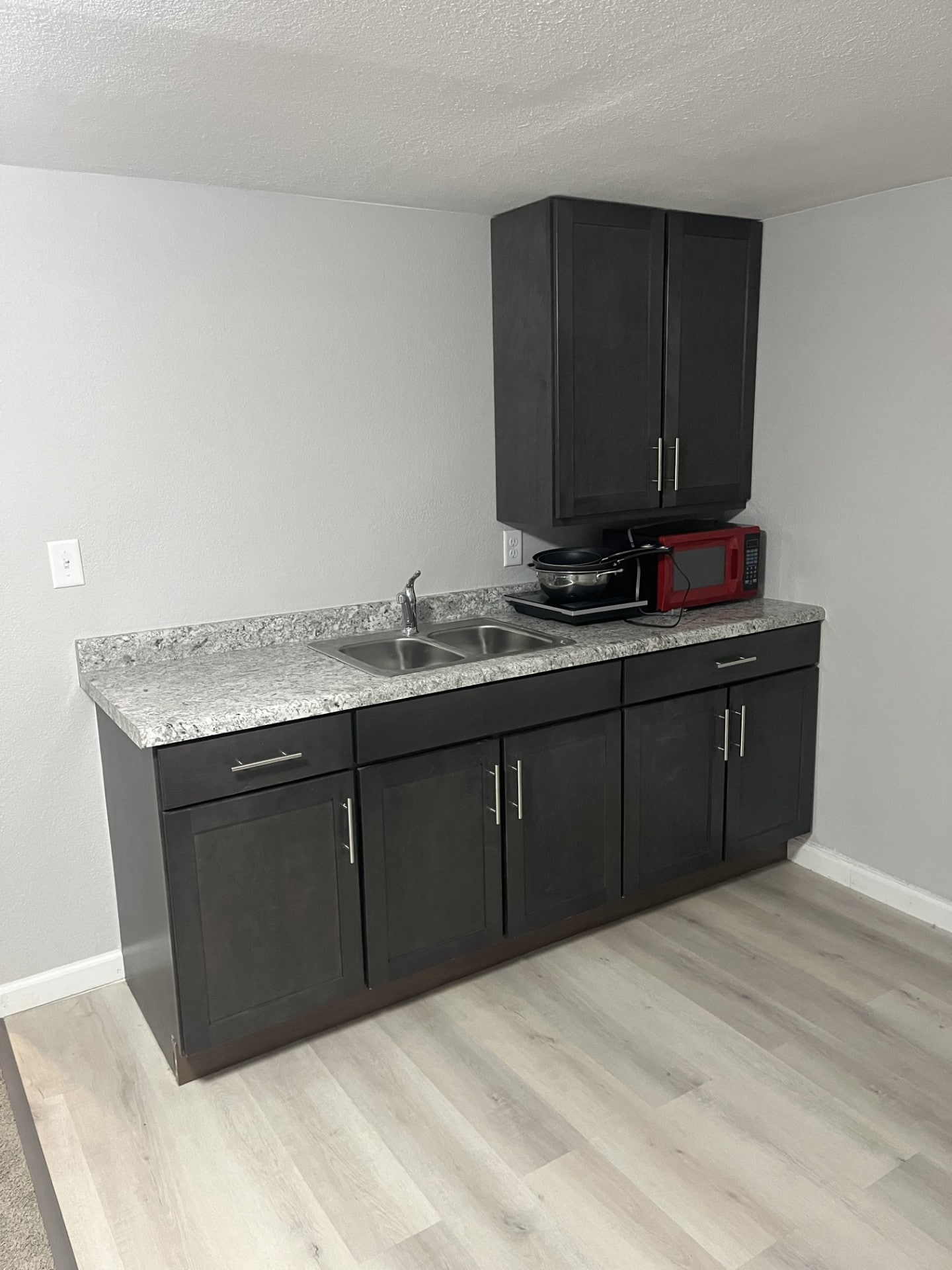Building Photo - 1543 Oak Ct