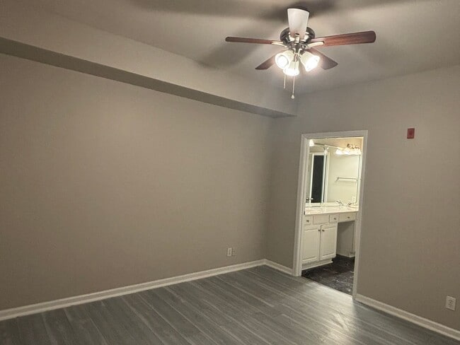 Building Photo - 3rd Level 3 Bedroom Condo in Ballantyne