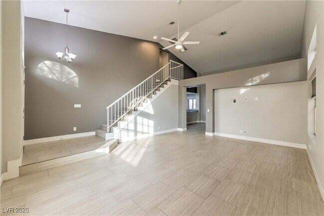 Building Photo - 20 Fantasia Ln