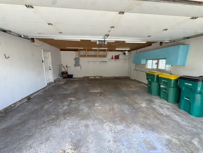 Building Photo - 1708 Syracuse Dr