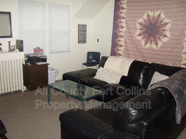 Building Photo - 401 Elm St