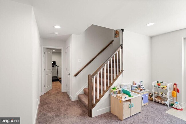 Building Photo - 1108 Coubertin Dr SE