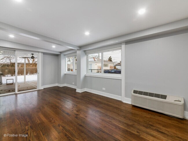 Building Photo - 7225 E Prairie Rd