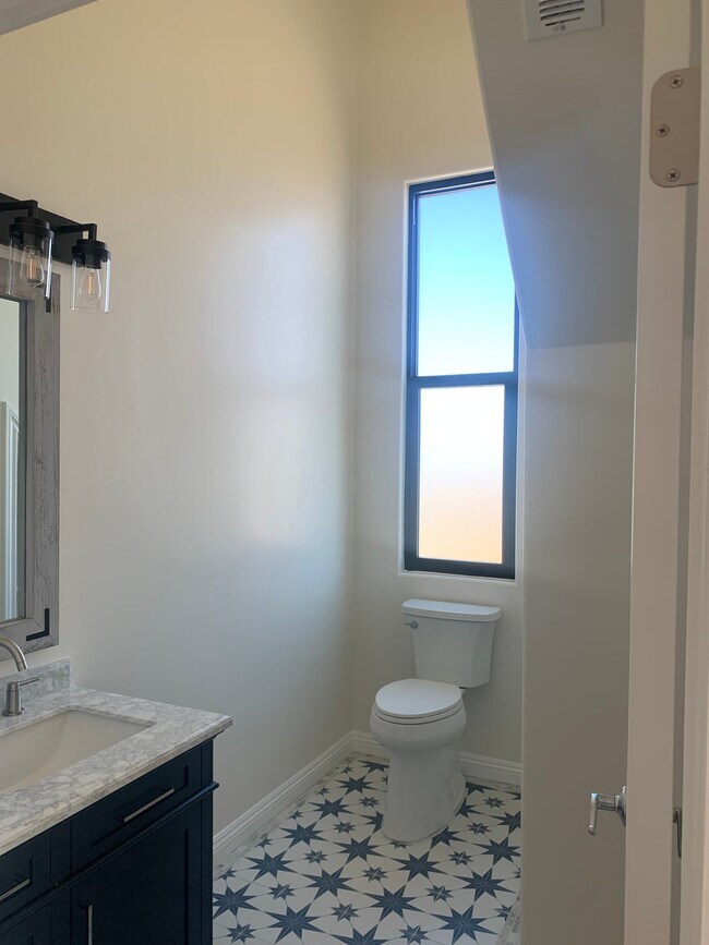 Building Photo - 14425 Hardtree Dr