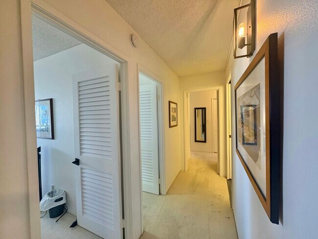 Building Photo - 55 S Kukui St