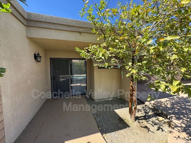 Building Photo - 40588 Clover Ln