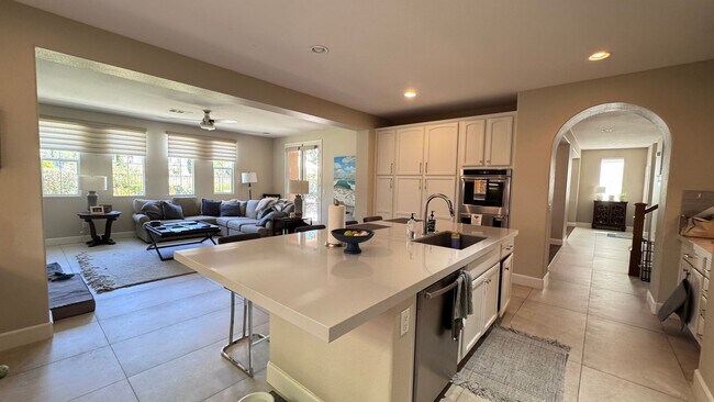 Building Photo - Luxury 4 Bedroom Home in La Costa Greens