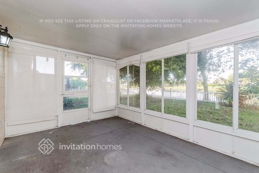 Building Photo - 203 N Lake Ct