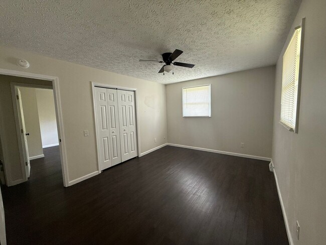 Building Photo - 3 bedroom 2.5 bathroom Home - Kingsport TN