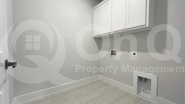 Building Photo - 6300 Mulberry Creek Ln