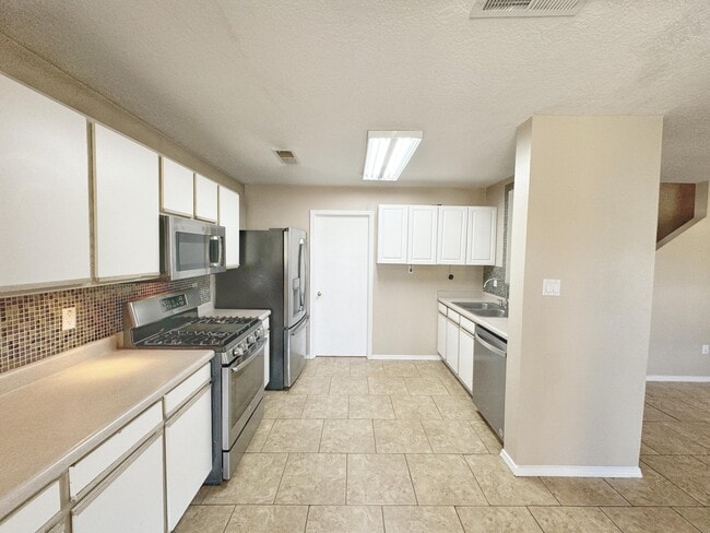 Building Photo - 9307 Vista Clara Loop NW