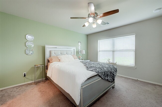 Building Photo - 23322 Dovetail Colony Ct