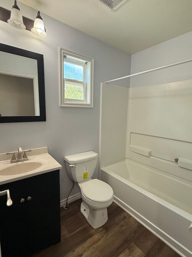 Building Photo - Charming 4-Bed, 2.5-Bath Home with Stylish...