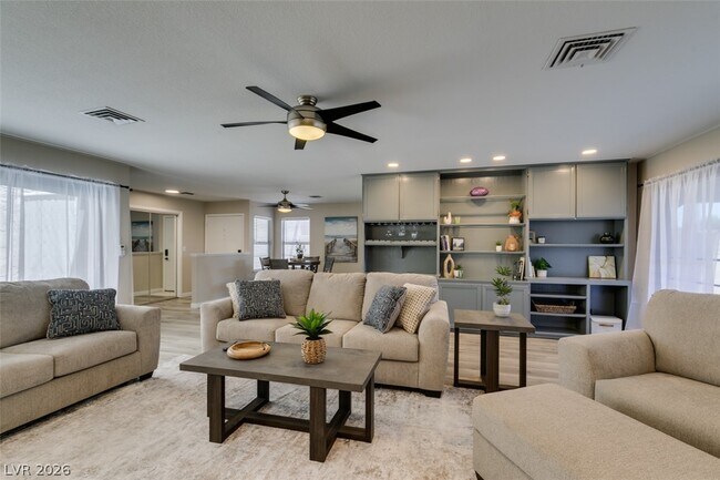 Building Photo - 2587 Swan Ln