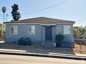 Building Photo - Updated 3 Bedroom, 2 Bath Home with Modern...