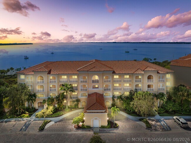 Building Photo - 27 Harbour Isle Dr W